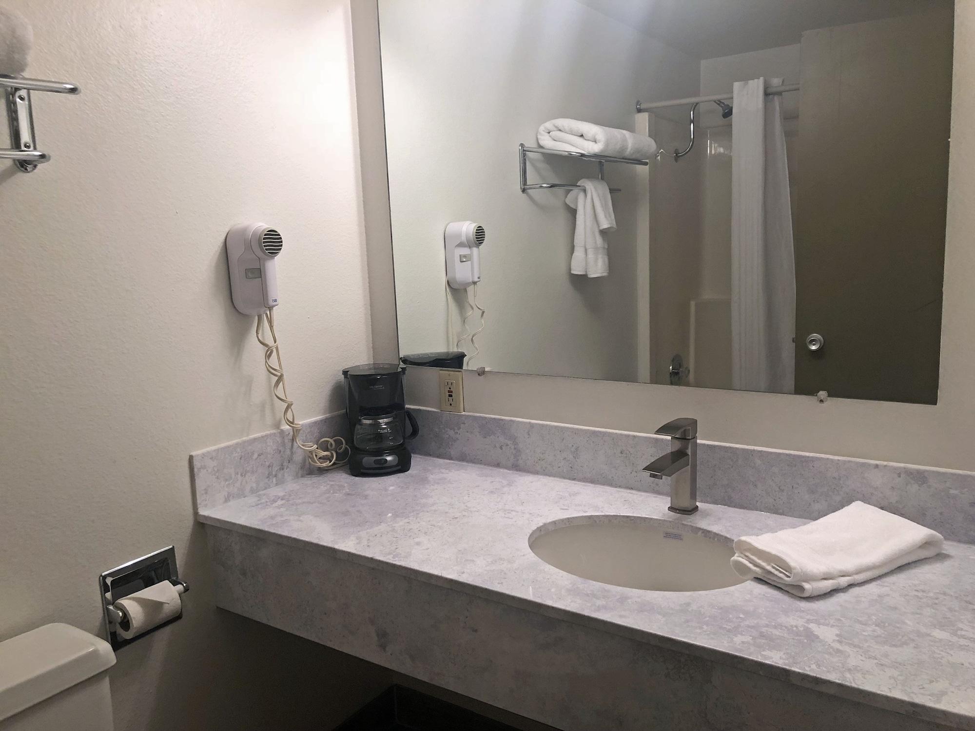 Fairbridge Inn & Suites - Льюистон Экстерьер фото